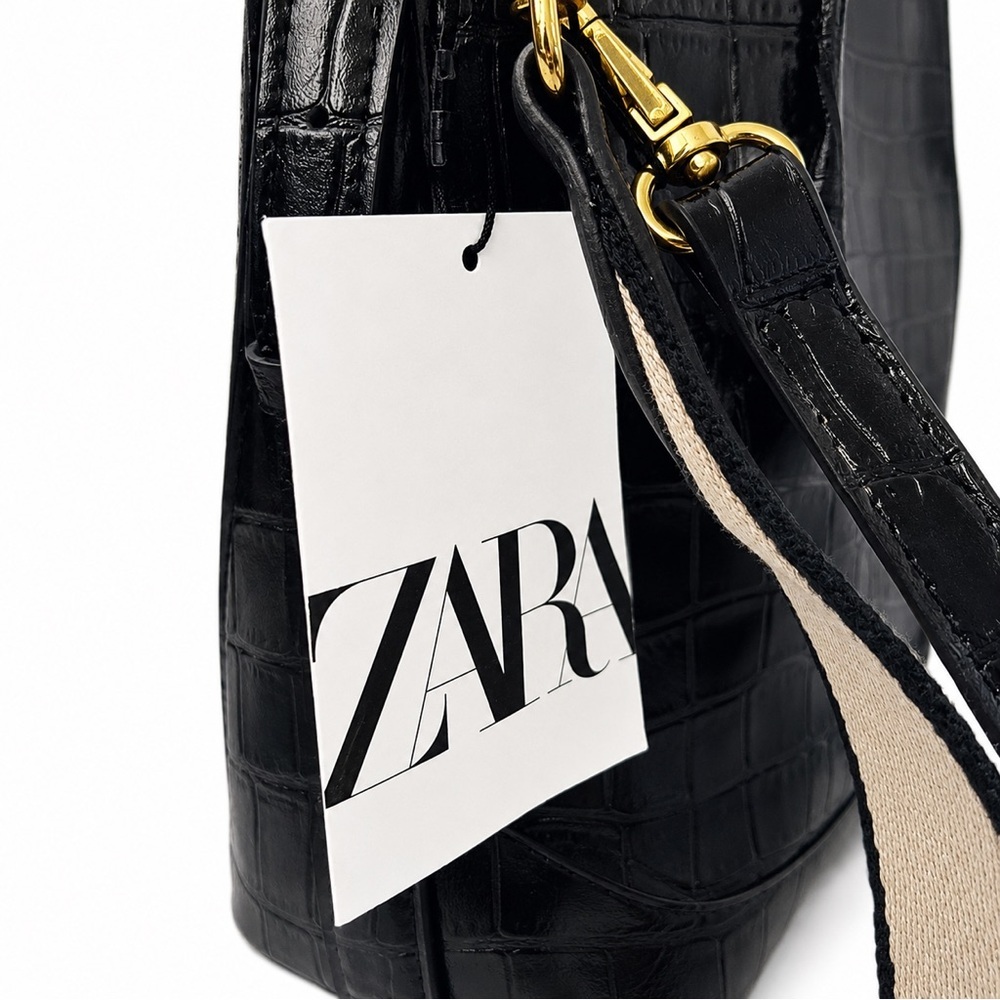 NWT Zara Black Bucket Bag Snakeskin w/ included zip wallet
Discontinued